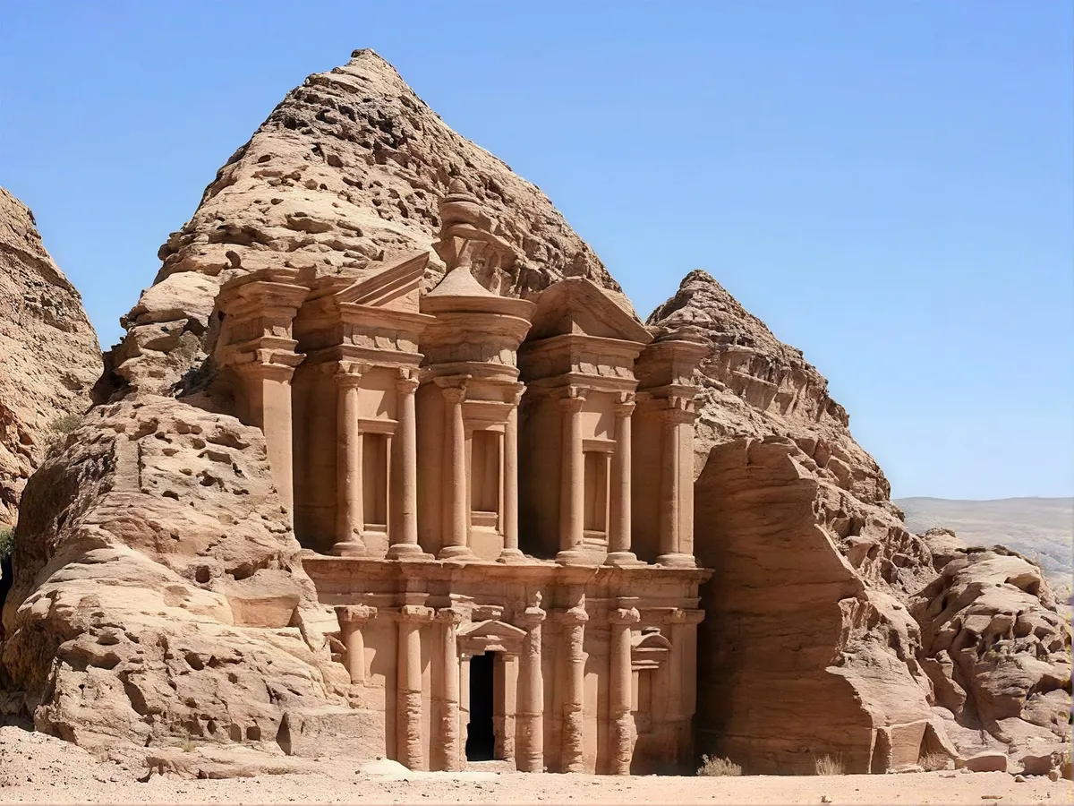 دير البتراء في الأردن